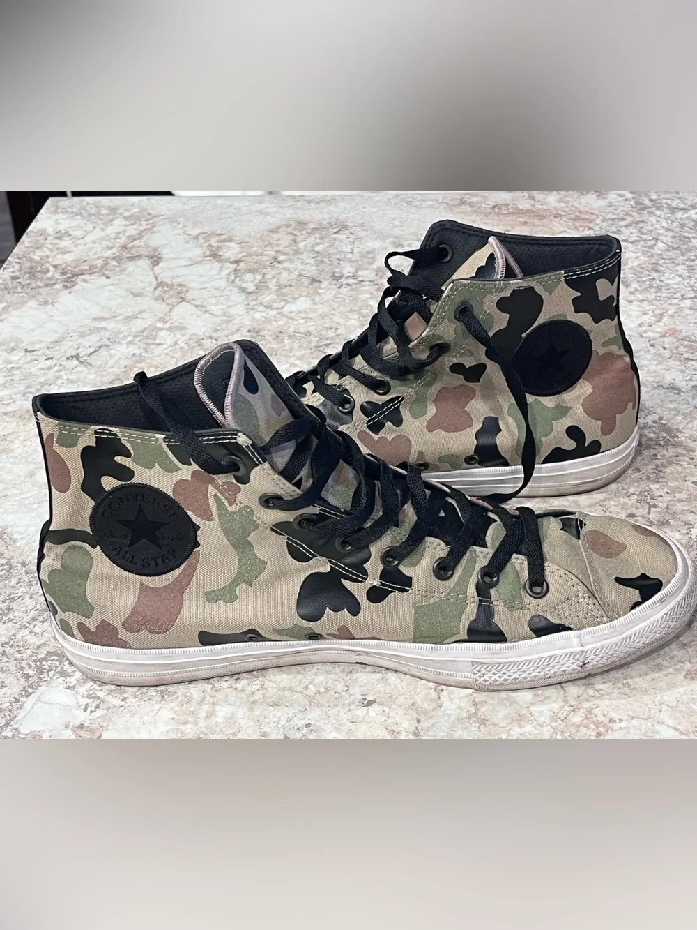 Converse  Chuck Taylor Hi-Top Sneakers Green Camo Black Accents Men’s Sz 13